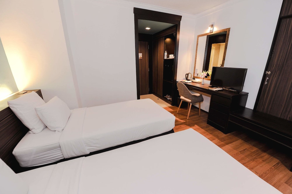 Holiday Garden Hotel And Resort 15/49