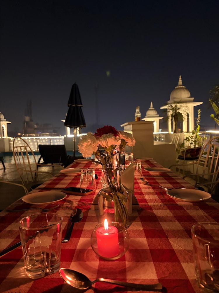 Hotel Atulyaa Taj 6/48