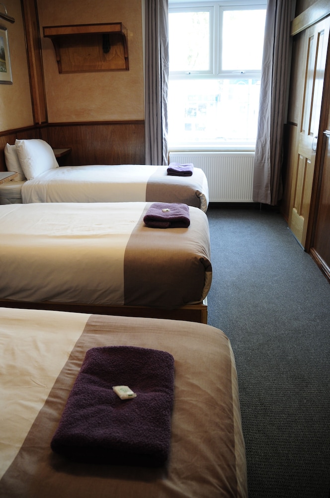 Cricklewood Lodge Hotel 14/33