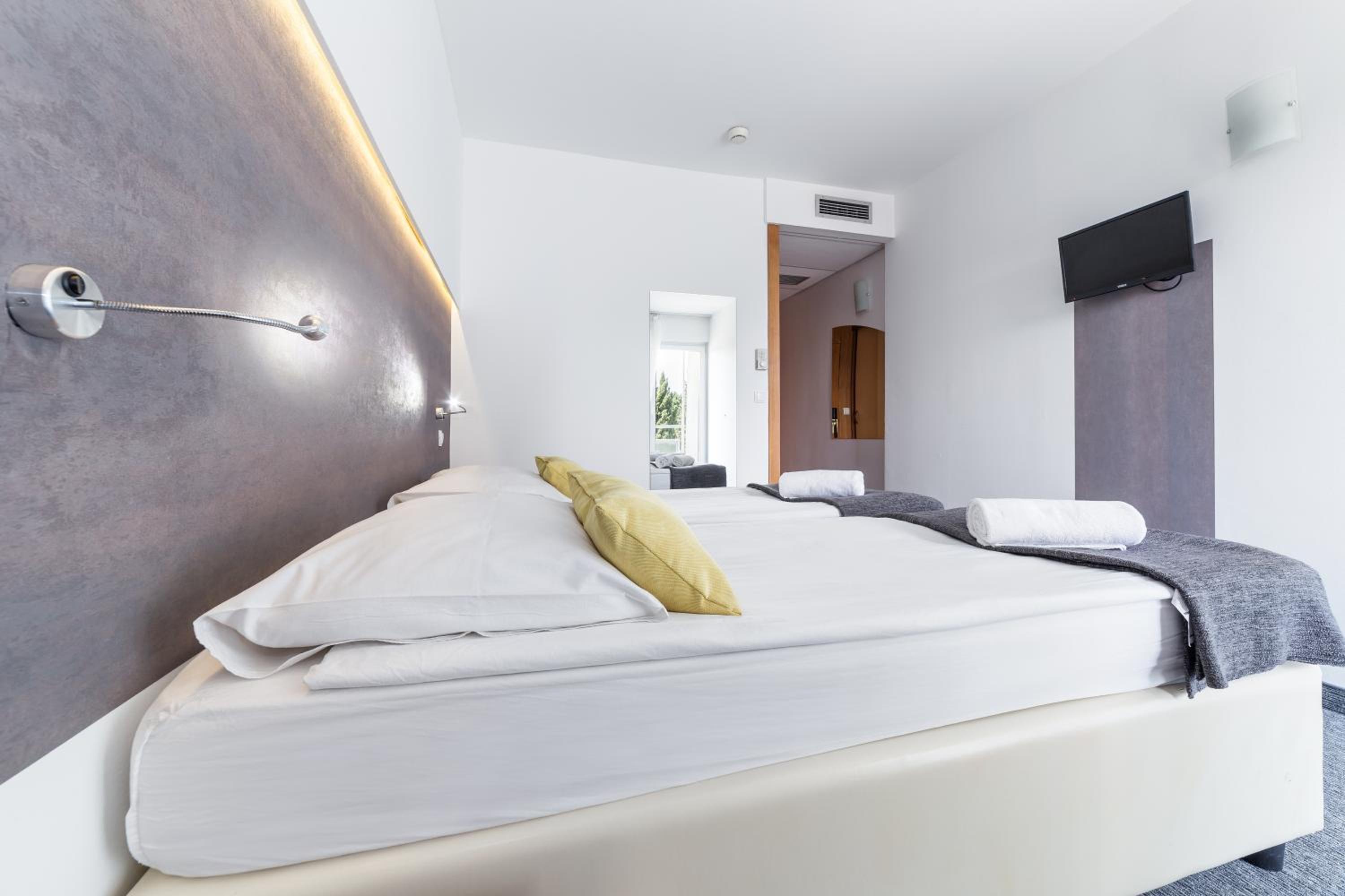 Classic, Twin Beds, Sea Side, Balcony