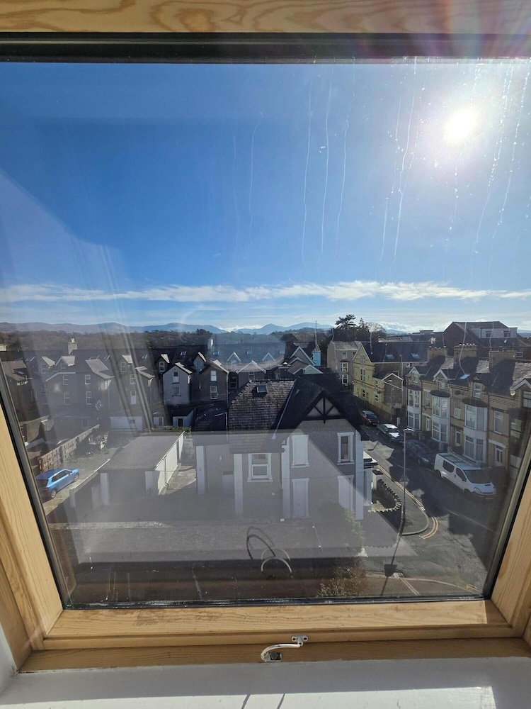 The Menai Hotel 28/46
