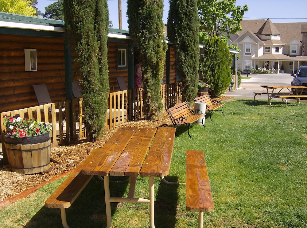 Canyons Lodge 31/37