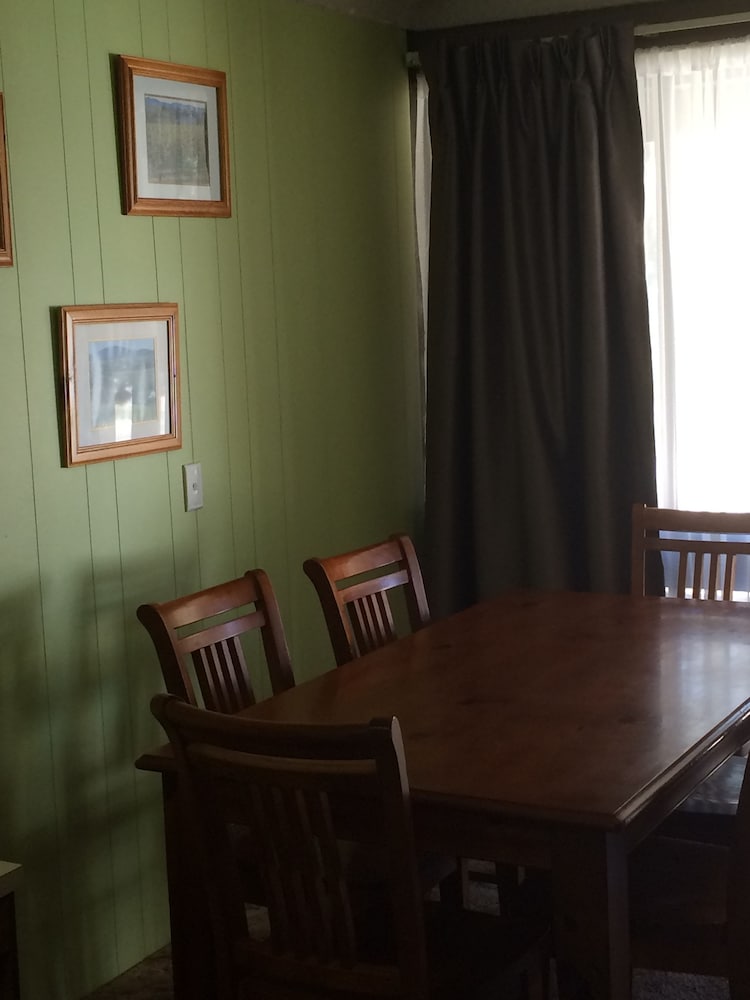 TUMUT VALLEY MOTEL 29/32