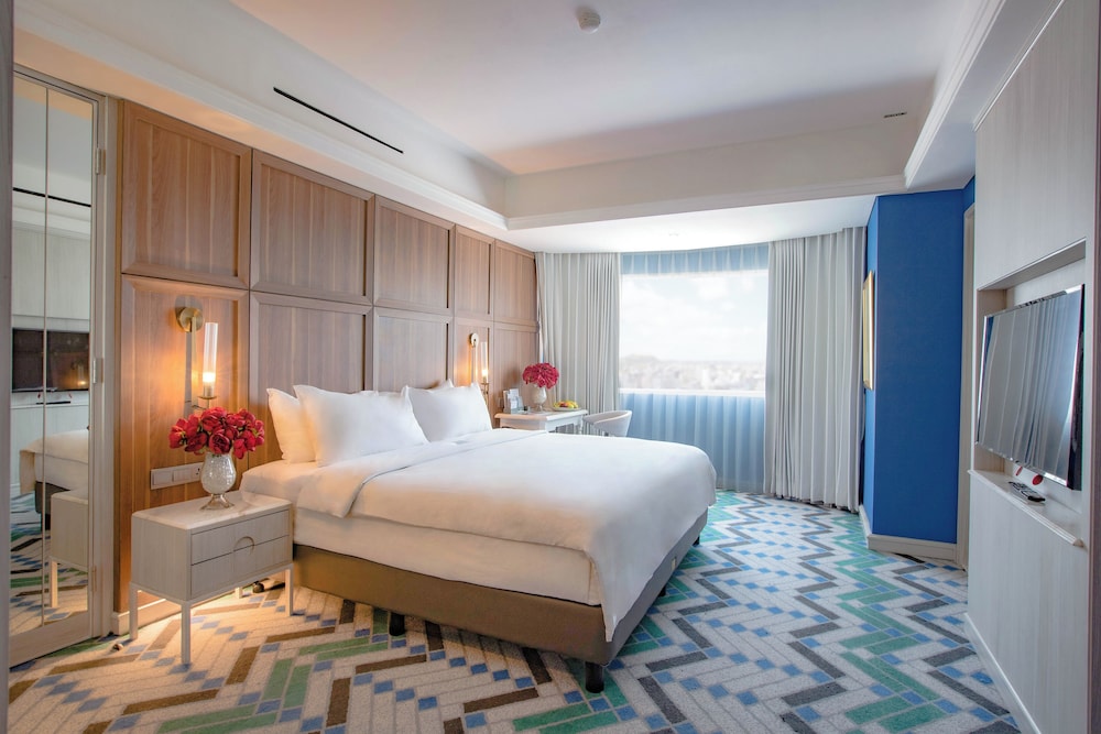 Premier, Deluxe, King Bed