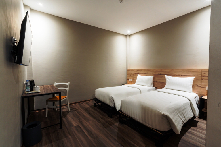 غرفة بسريرين منفصلين، Stay Kertapati Hotel 2/4