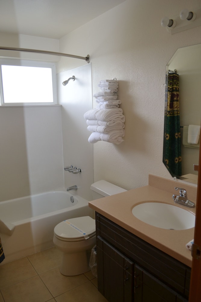 Anaco Bay Inn 45/46