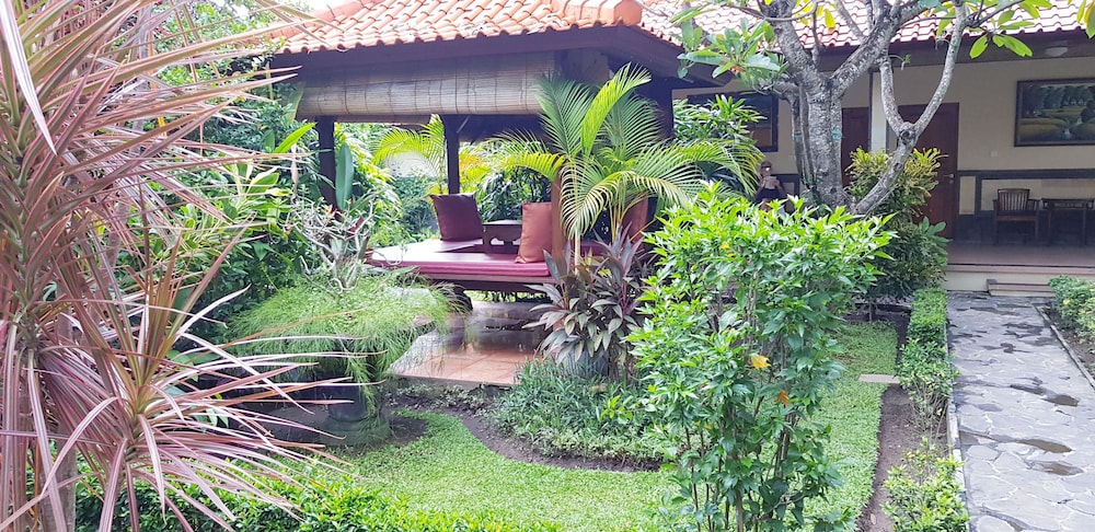 Kusnadi Hotel 45/50