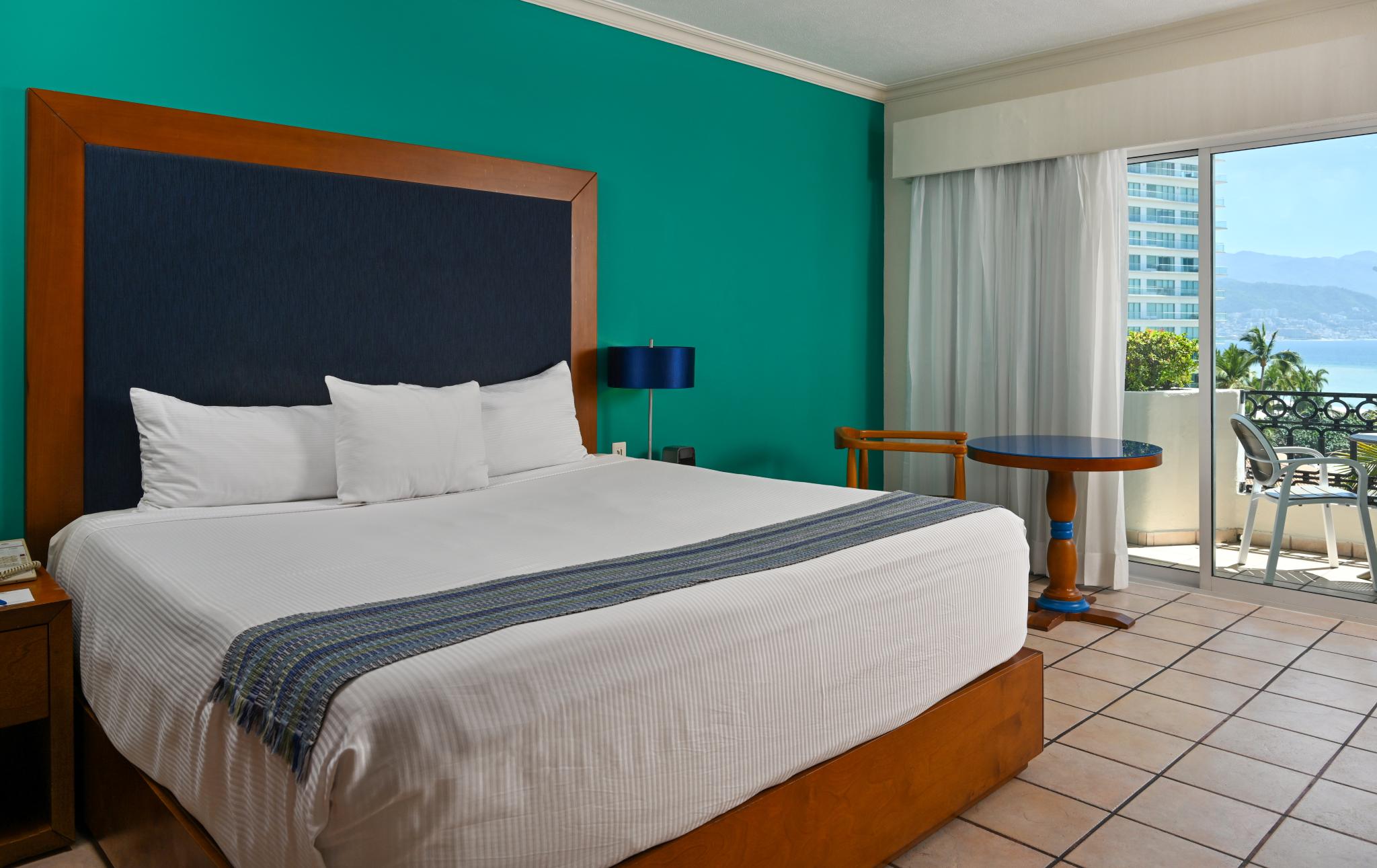 Room, King Bed, Ocean Front