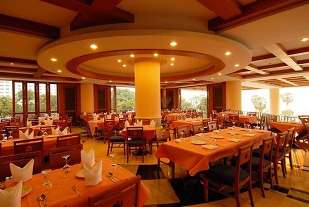 Long Beach Garden Hotel Pavilions 36/50