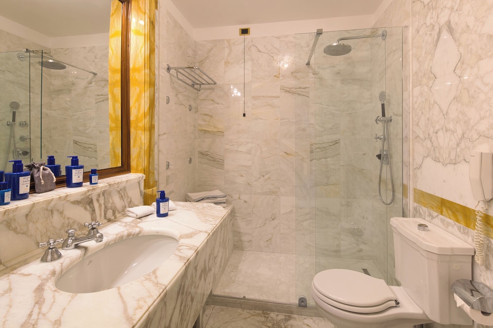 غرفة قياسية بسرير مزدوج بإطلالة على البحر، Imperiale Palace Hotel 5/5