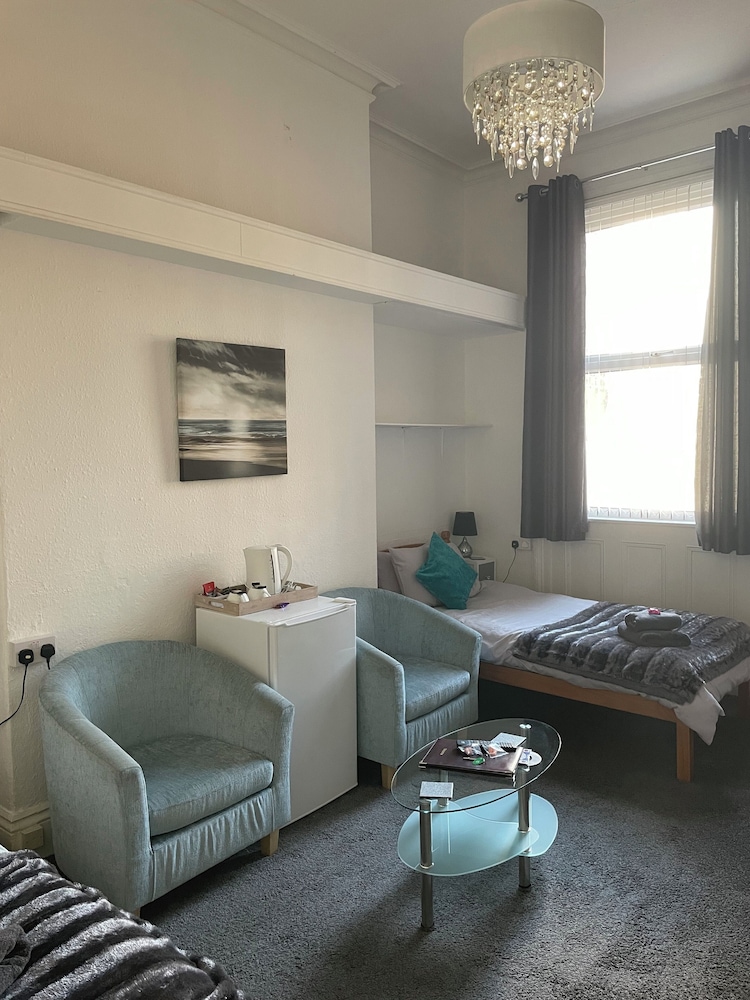Carlton House 30/50