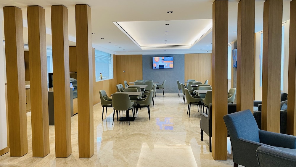 Sitara Hotel Apartment L.L.C 44/51