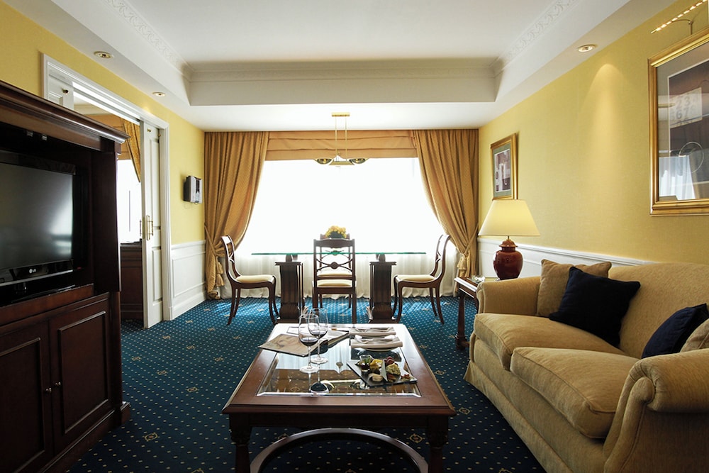 Hotel Emperador Buenos Aires 29/50