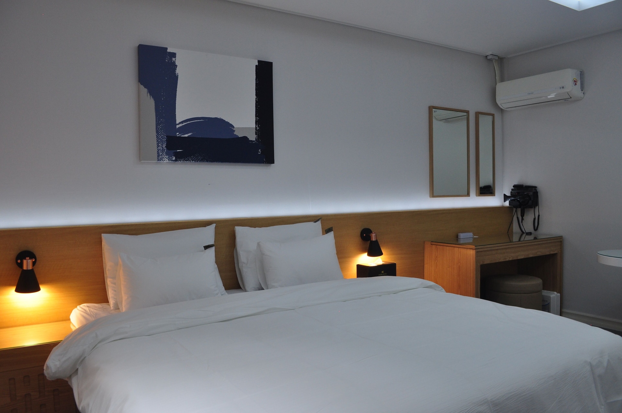 DELUXE, DOUBLE BED