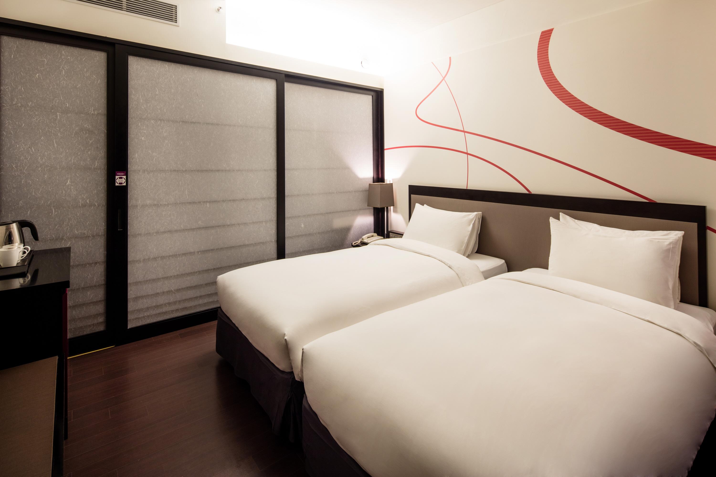 Standard, Twin Beds