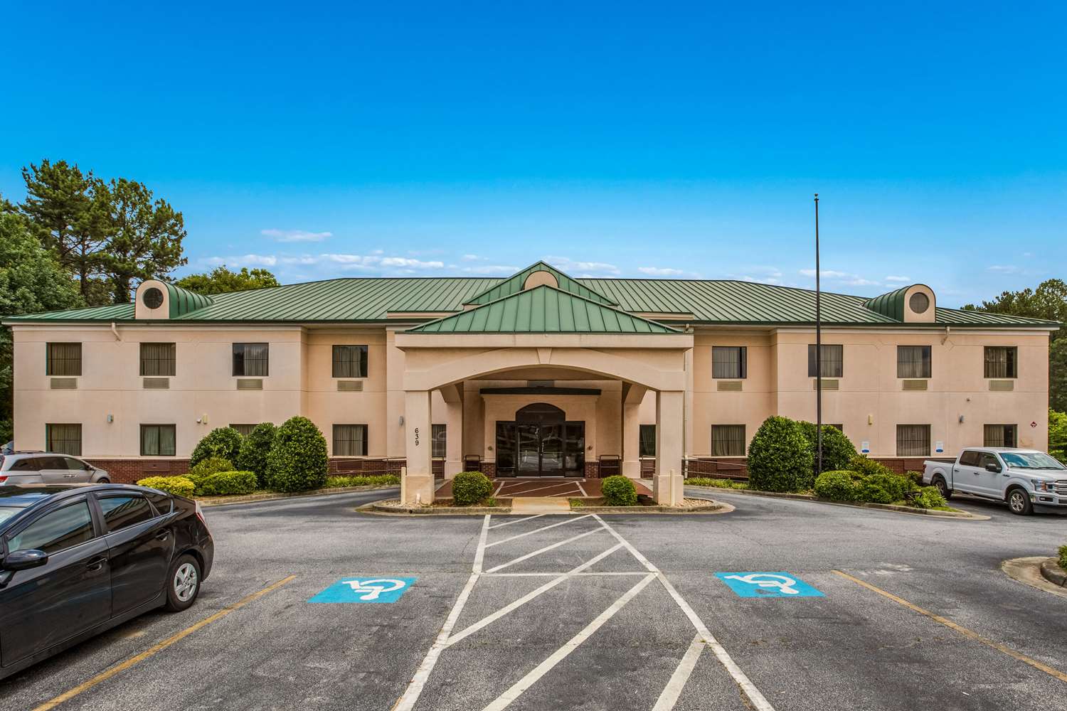 Econo Lodge Inn & Suites Marietta near Dobbins ARB 42/45