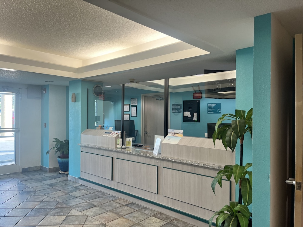 Howard Johnson by Wyndham Clarksville Tennessee 5/45