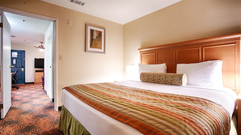 Best Western Plus Waco North 10/43