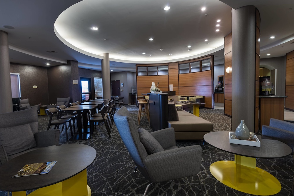 Springhill Suites by Marriott Ridgecrest 35/44