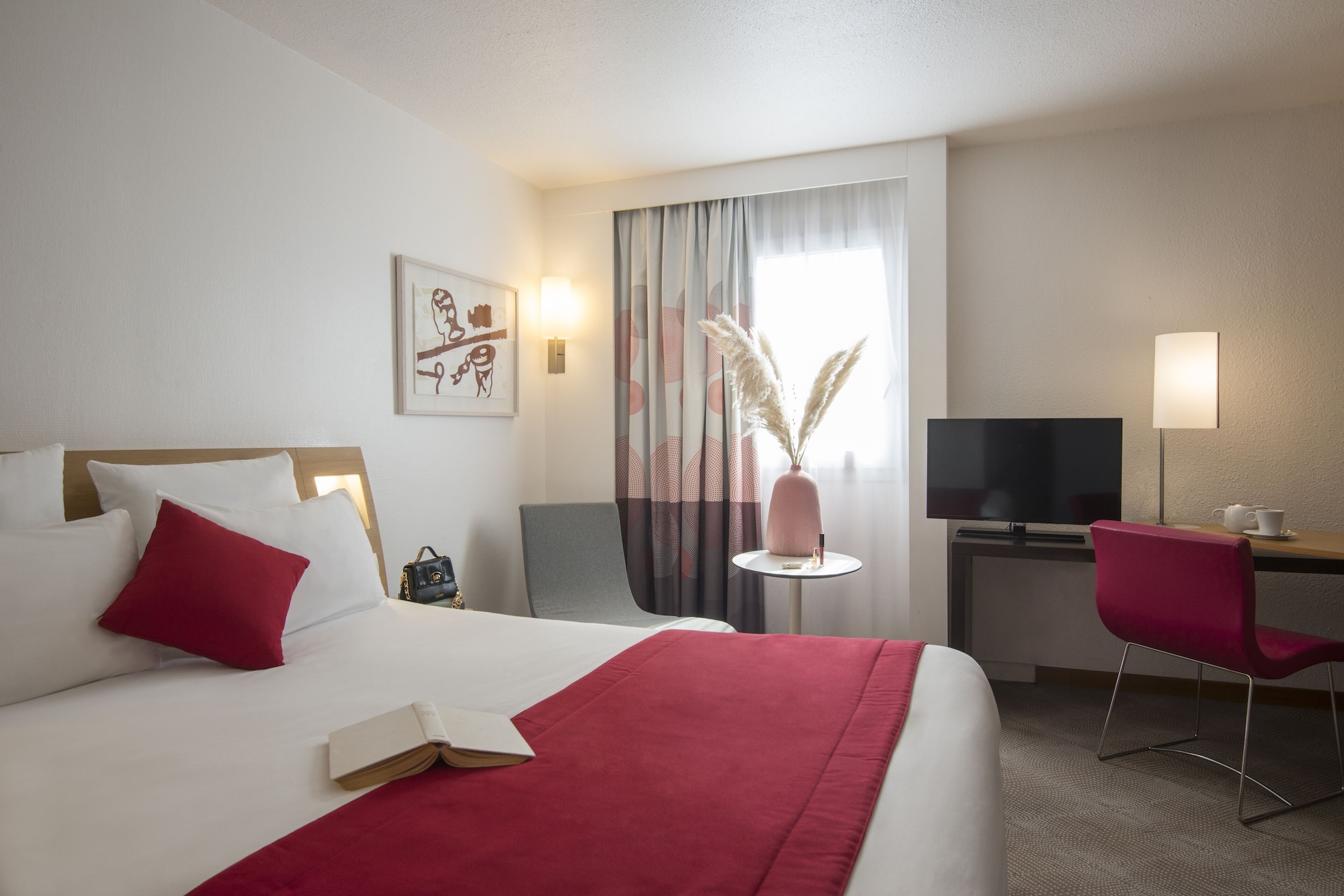 BUSINESS, DOUBLE BED