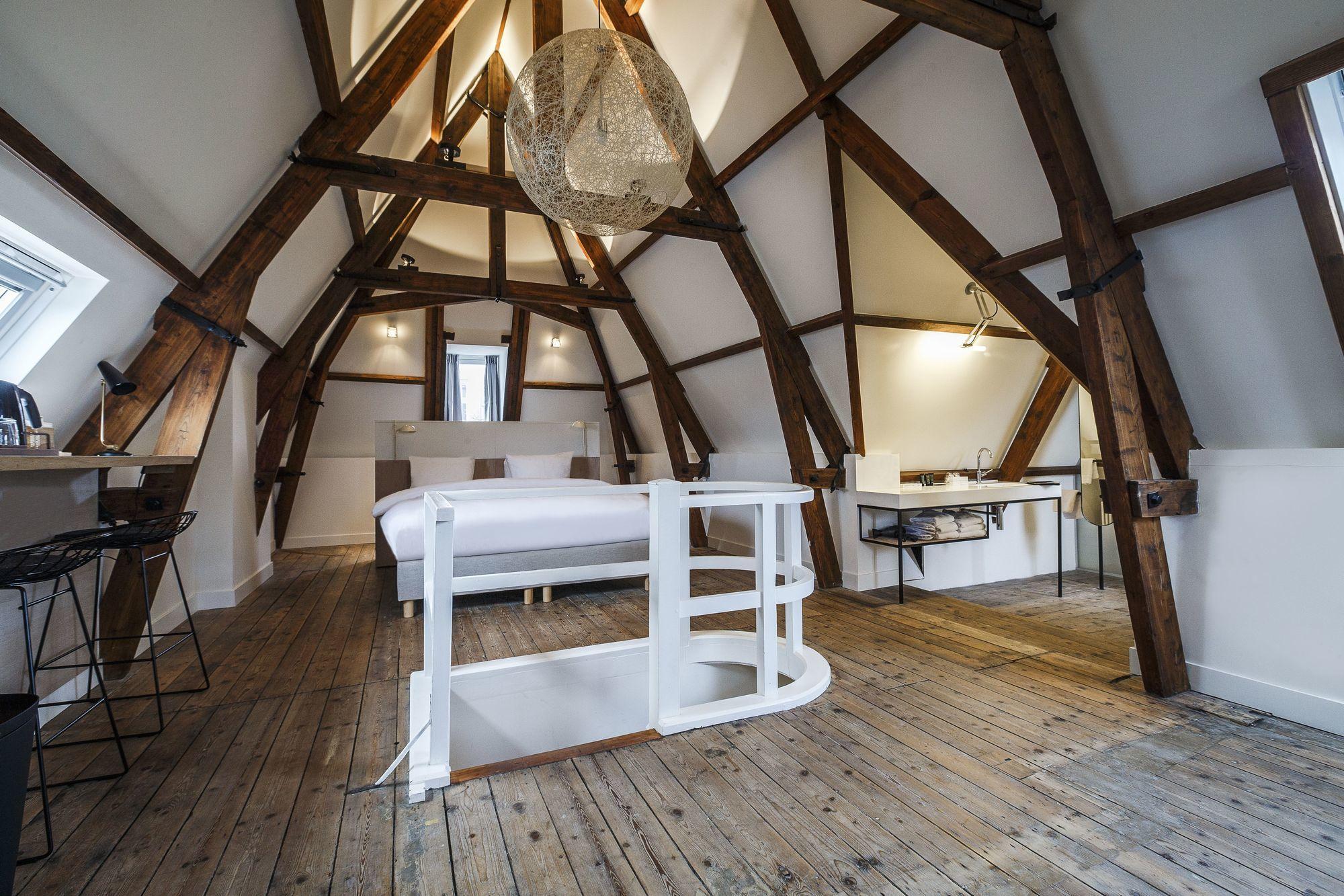 Village, Suite