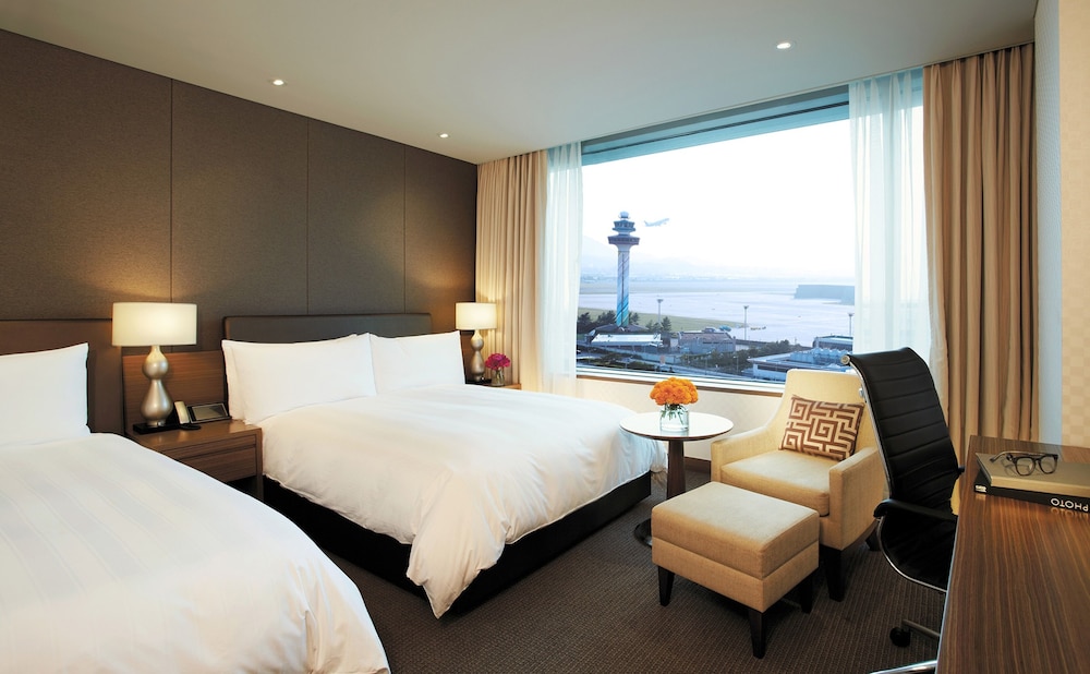 SUPERIOR, FAMILY, TWIN BEDS, AIRPORT VIEW