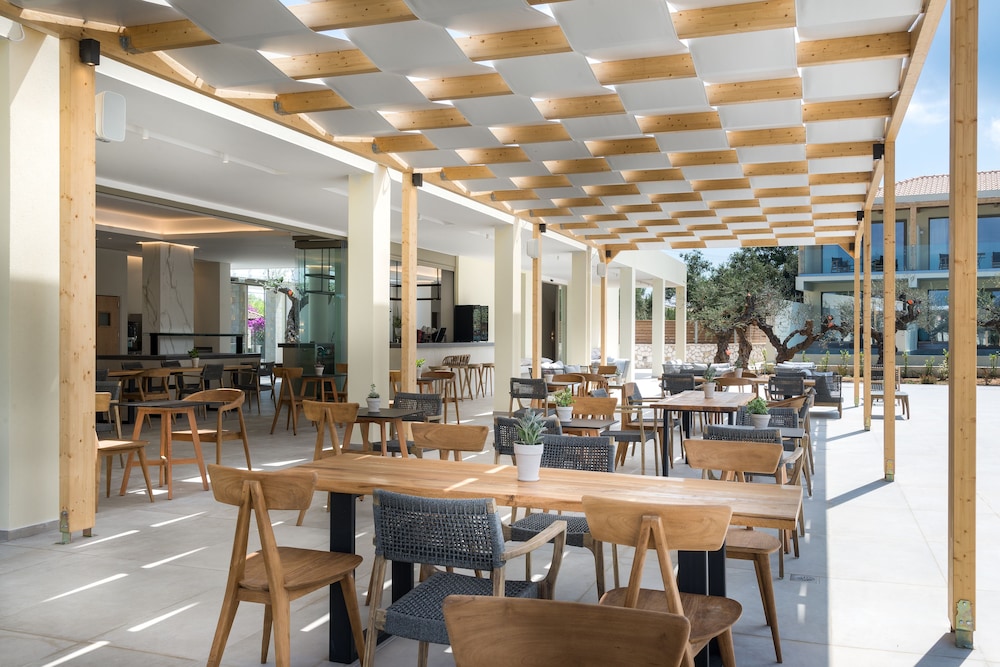 Tsamis Zante Suites 70/86