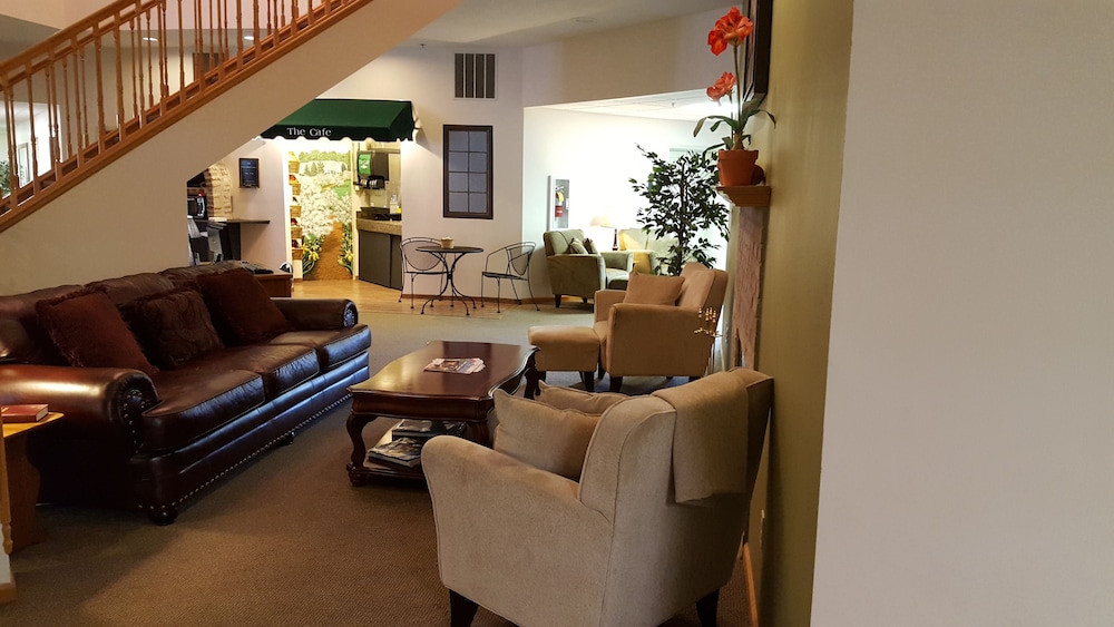 Brook Pointe Inn 33/53