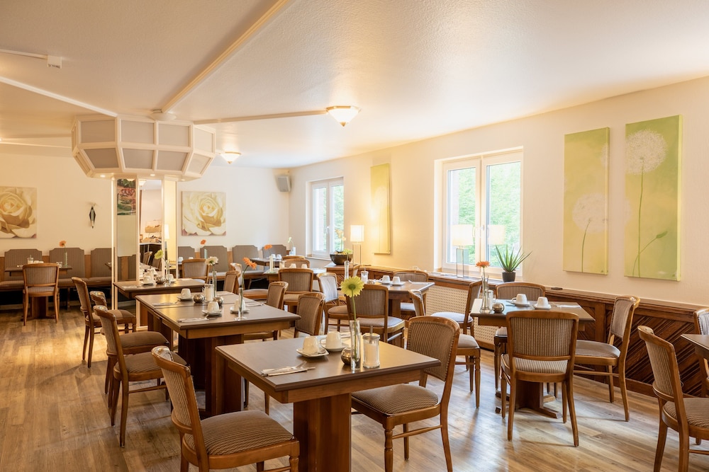 Holiday Inn - The Niu, Stream Monchengladbach 58/71