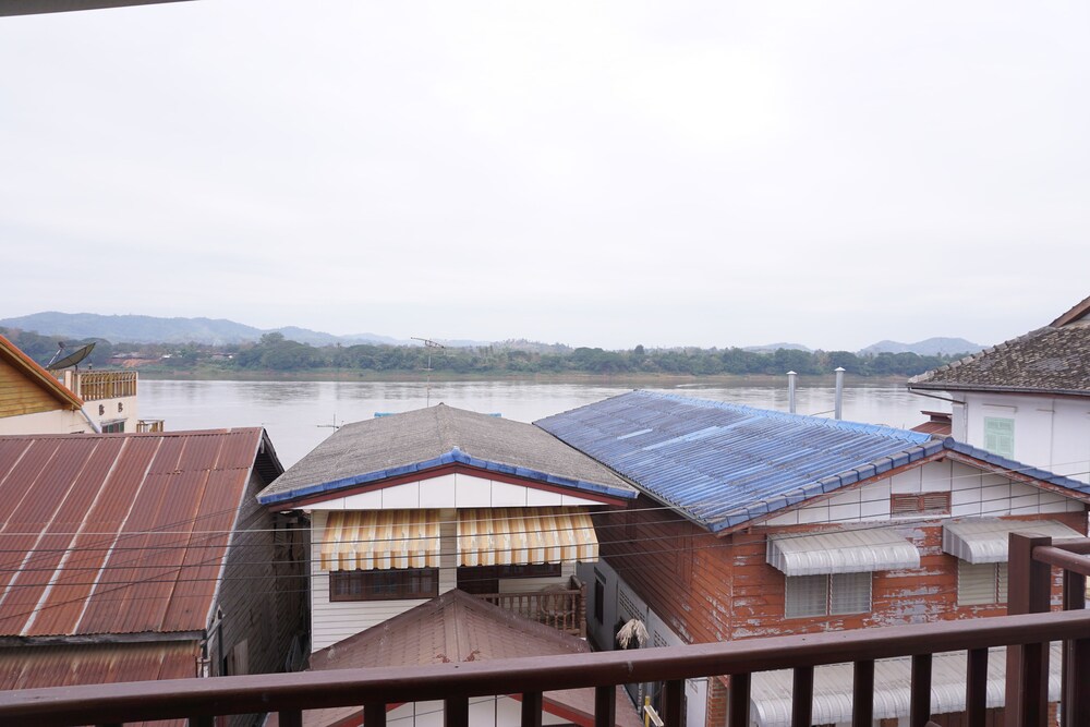 Sri Chiangkhan Hotel 40/44