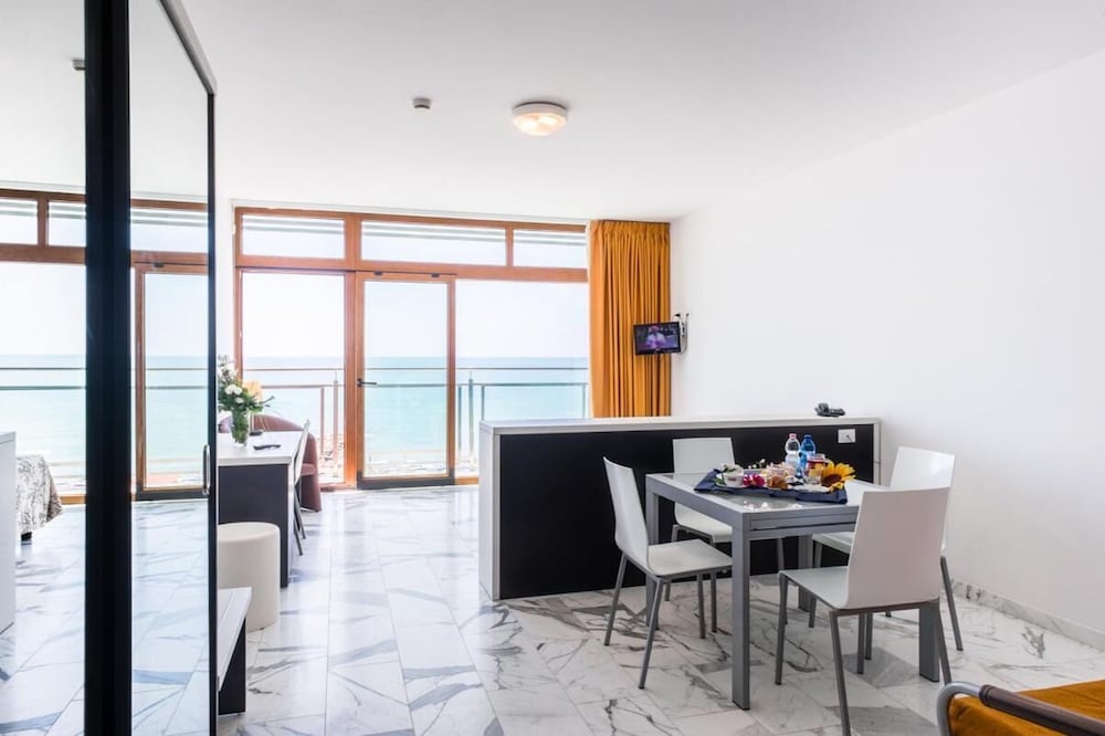 Hotel Rondine 29/38