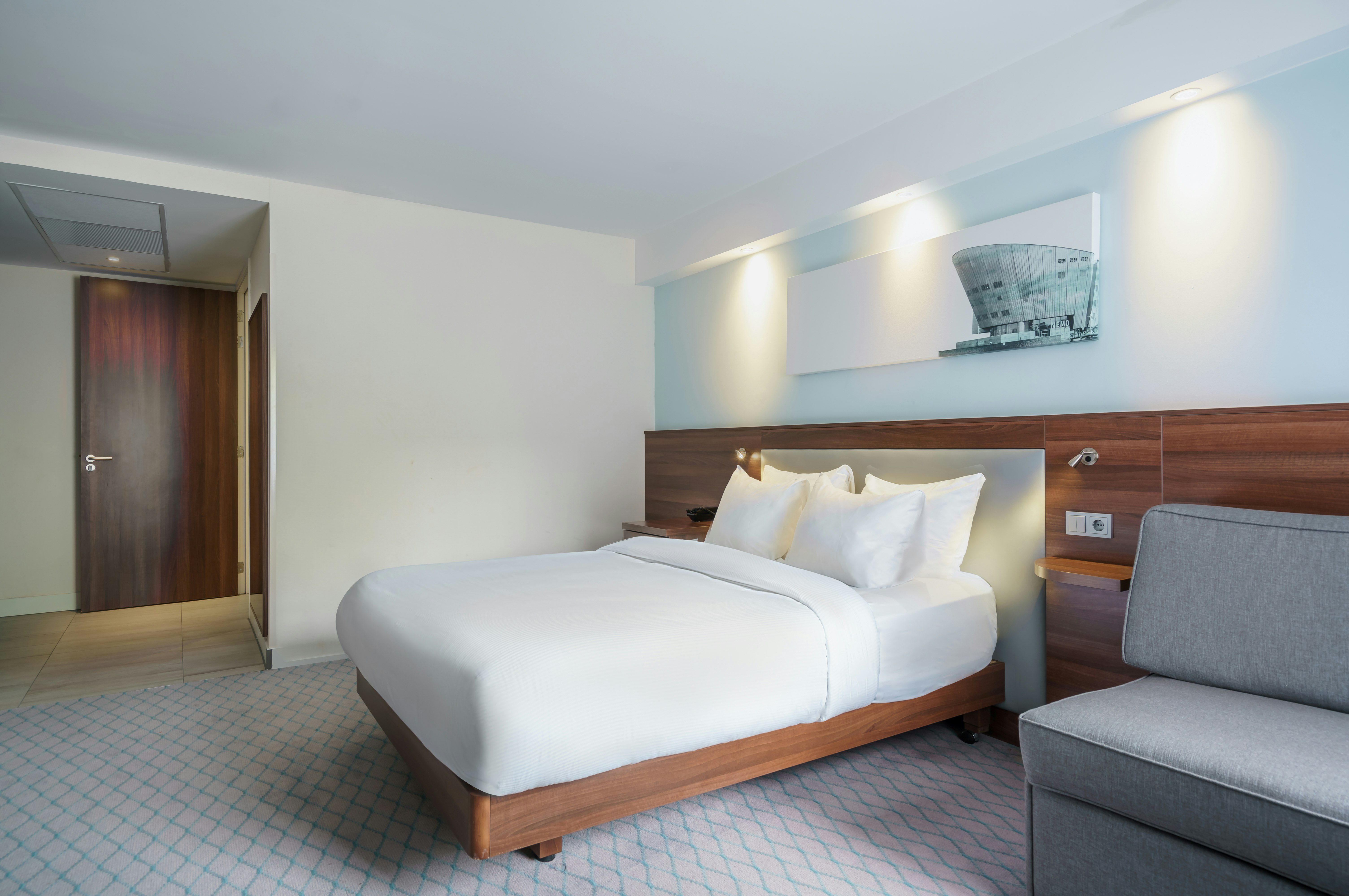ROOM, QUEEN BED, ACCESSIBLE