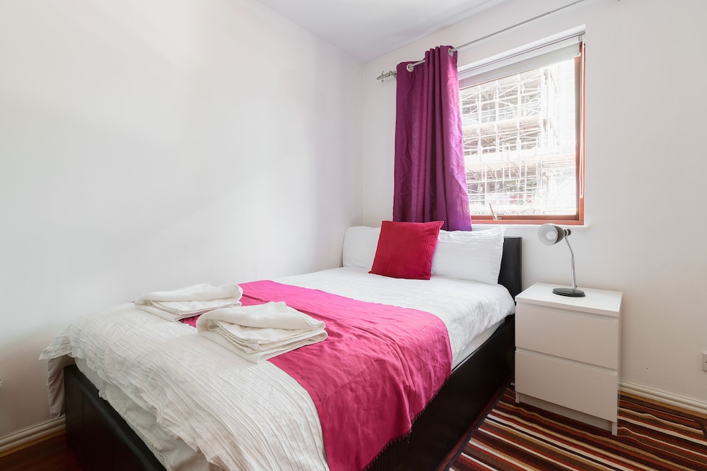 Canary Wharf Studios 16/50