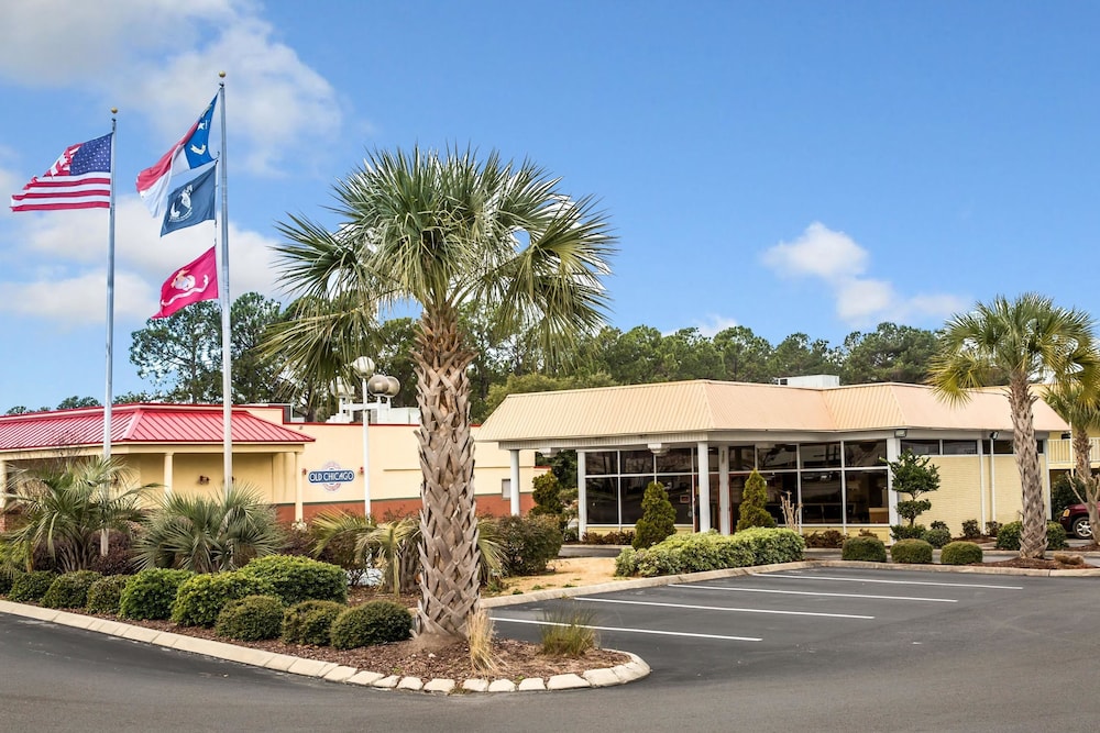Rodeway Inn and Suites Wilmington North 4/28
