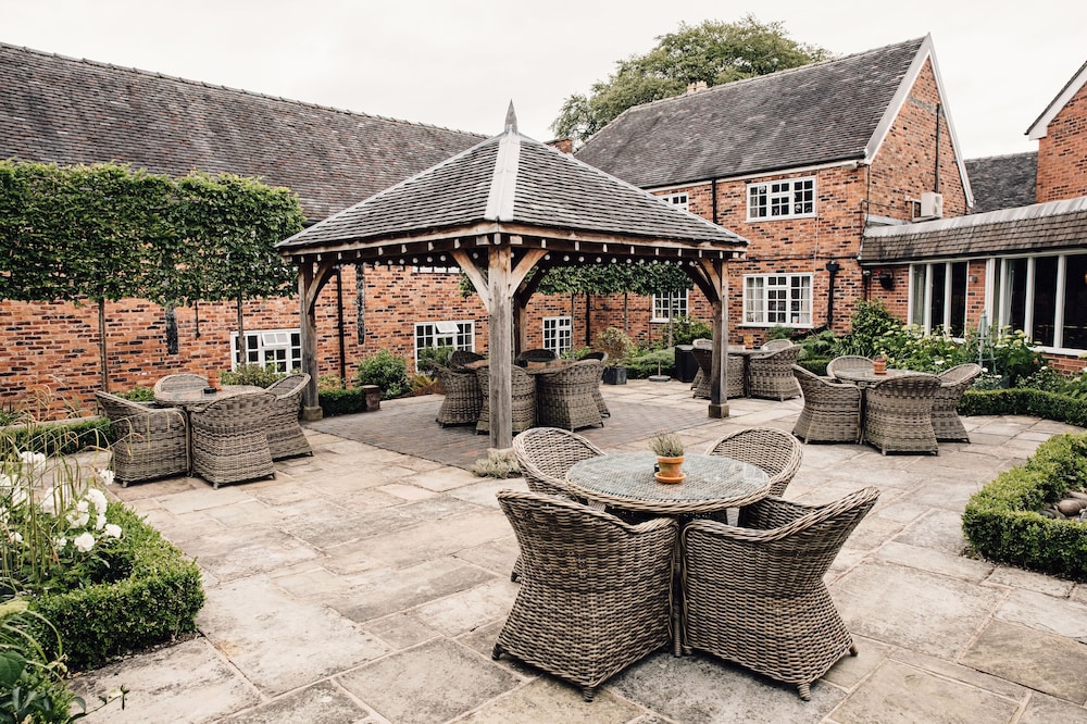 Manor House Hotel 36/48