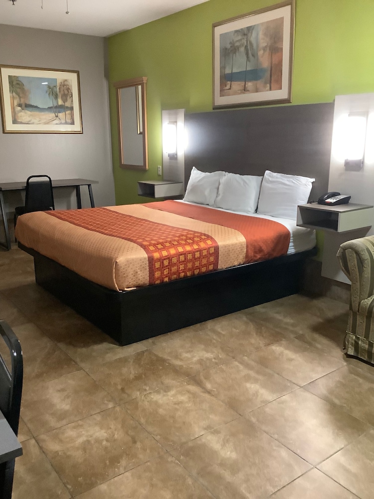 Texas Inn - Weslaco/Mercedes 19/57