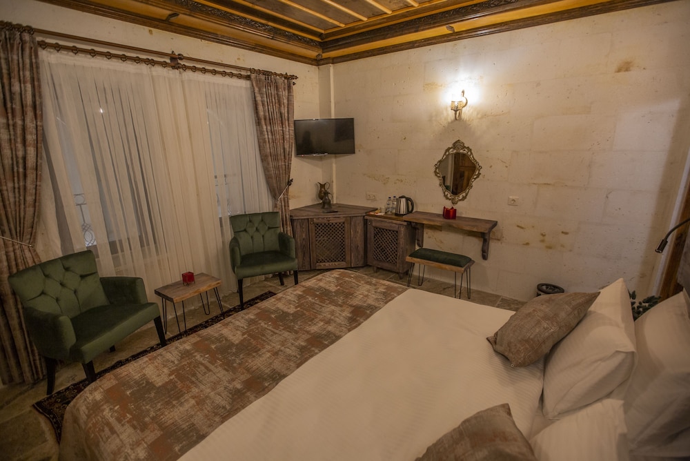 Acer Cave Hotel 48/67