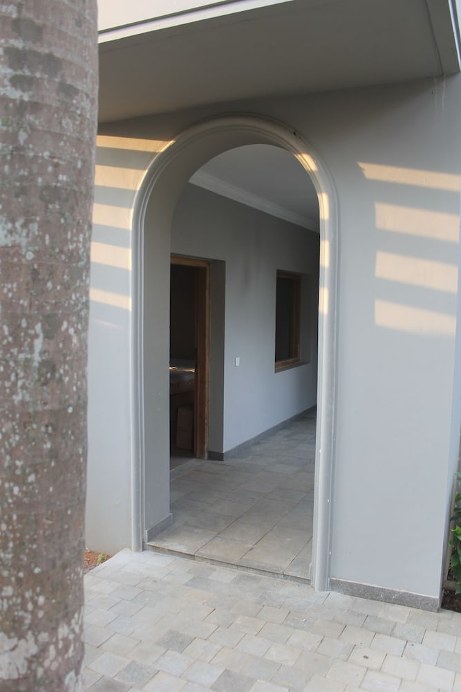 Coconut Lodge 30/50