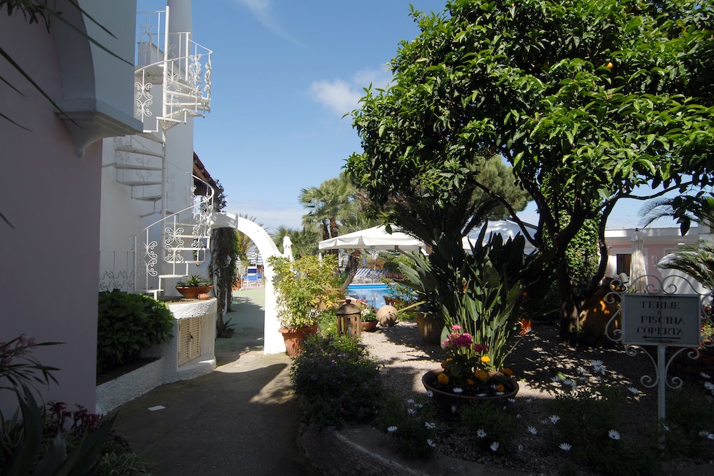 Hotel Colella Terme 33/43