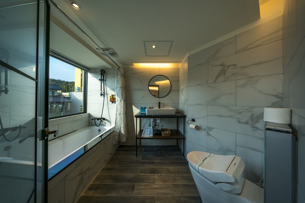 Watermark Hotel-The Harbour 10/46