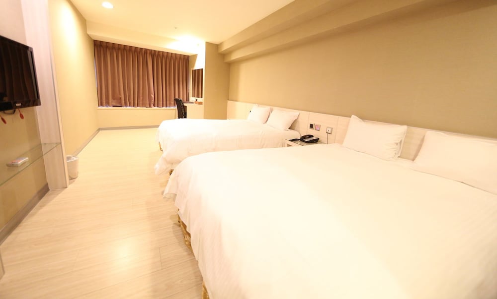 Grand Earl Hotel 17/48