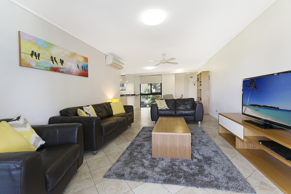 Clubb Coolum Beach Resort 41/65