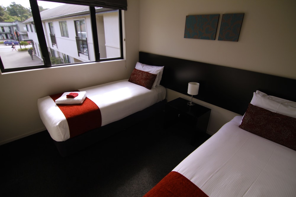 2 BEDROOMS, ECONOMY, SUITE