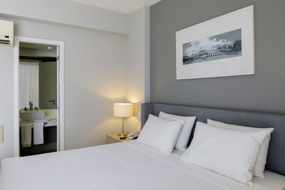 DELUXE, DOUBLE BED