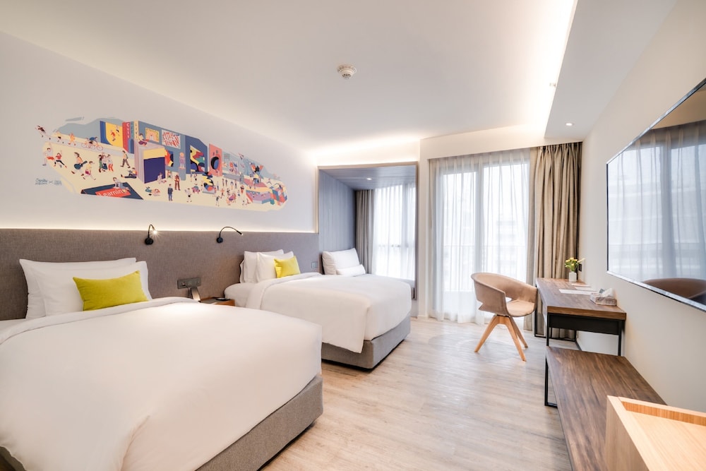 Triple Y Hotel 11/50