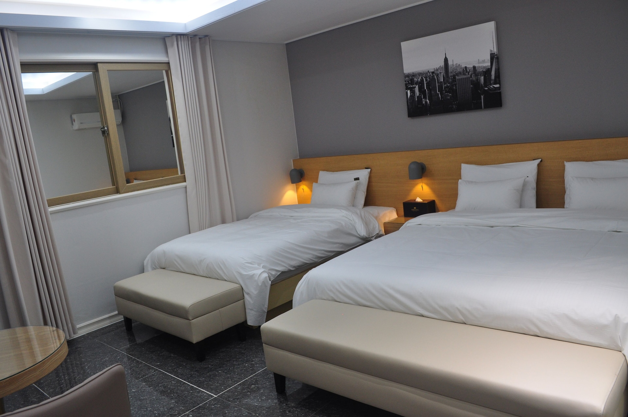 BUSINESS, TWIN BEDS