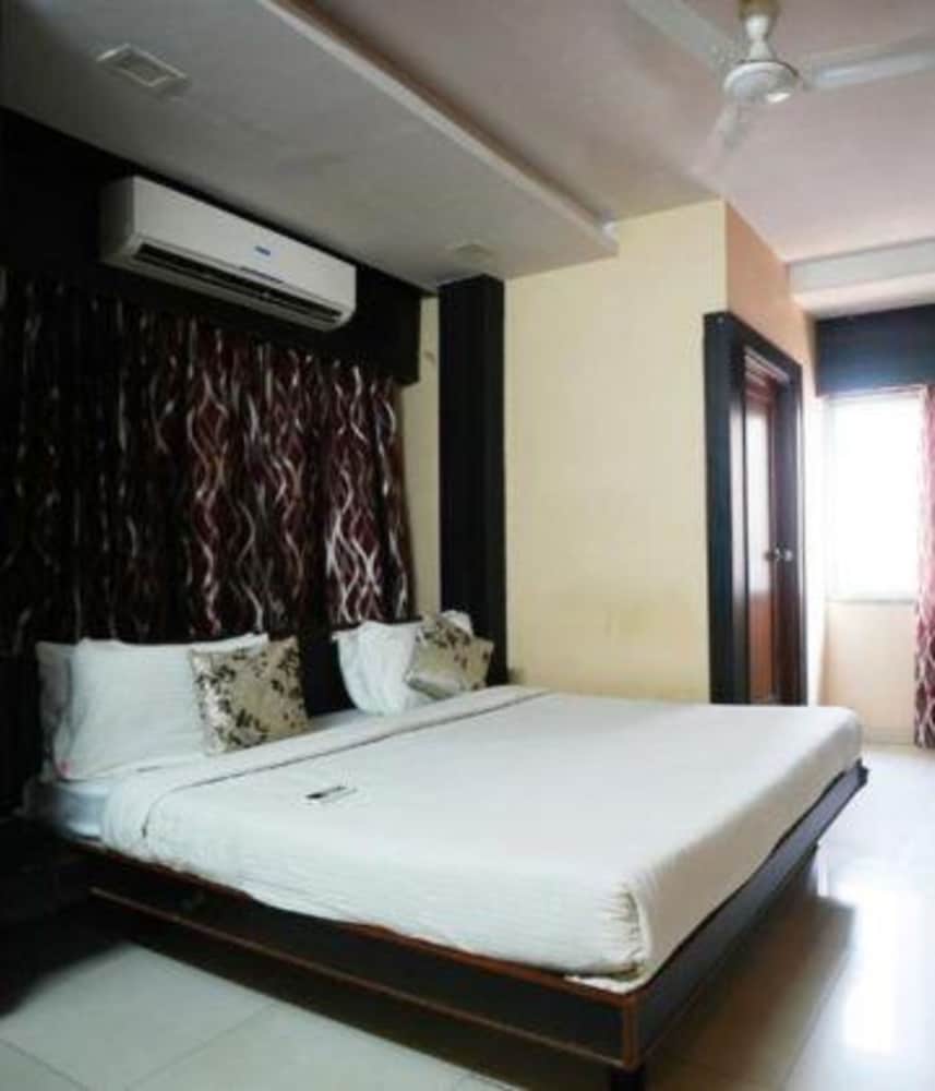 Hotel Madurai 24/48