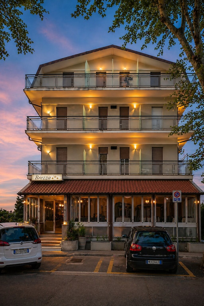 Hotel Brezza 4/50