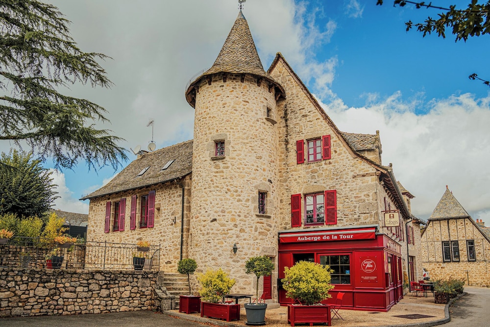 AUBERGE DE LA TOUR 3/40