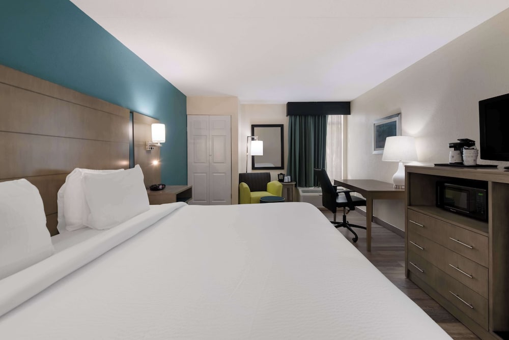 Standard, King Bed, Accessible